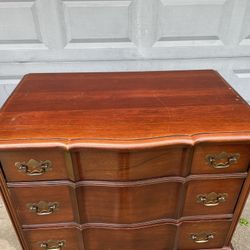 Mahogany Wood Dresser