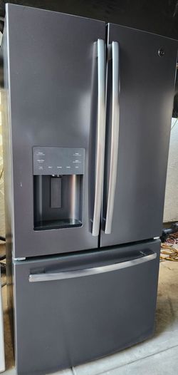 GE 33"FRENCH DOOR COUNTER DEPTH REFRIGERATOR