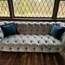 Tufted Love Seat Couch 