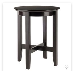 Toby End Table Expresso Winsome Has 2 Each $50