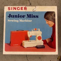 Singer Junior Miss Sewing Machine