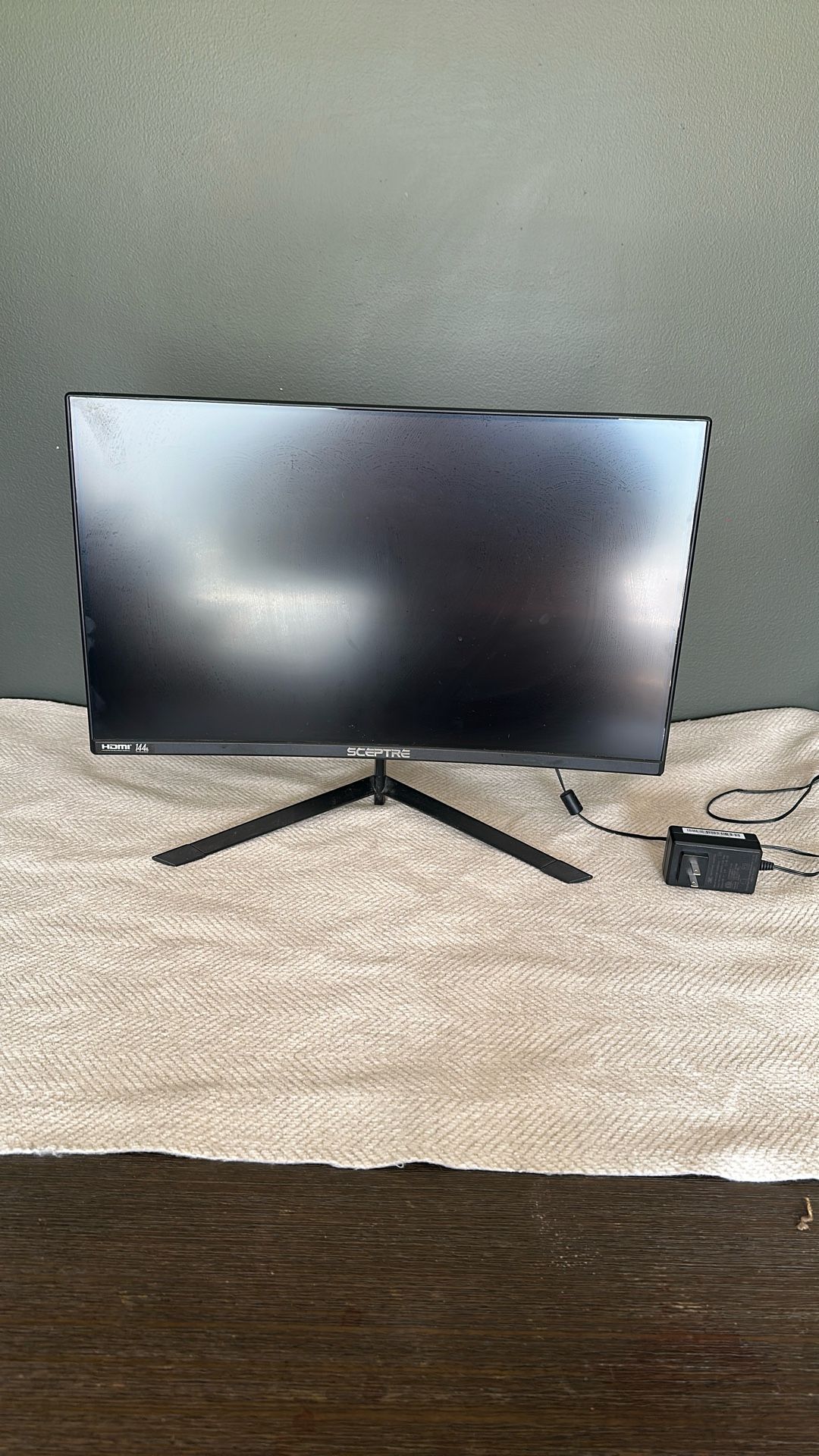 Sceptre 24-Inch 1089p Curved Gaming Monitor