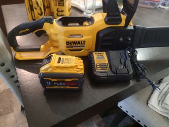 New DeWalt 60v flex 18"cordless chainsaw kit w/9.0ah battery and charger included......$$380
