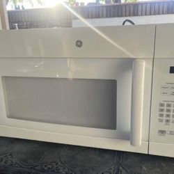 GE Over The Range Microwave 