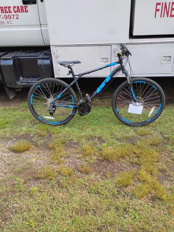 GT 27.5 Mt Bike Like New