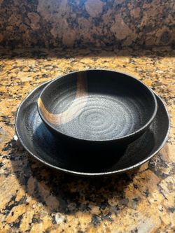 Textured bowl set