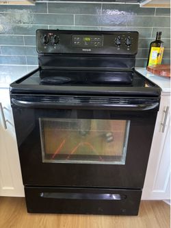 Frigidaire Electric Stove