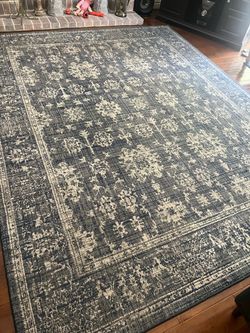 8’ X 10’ Clean & Beautiful Area Rug