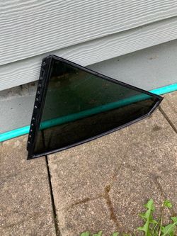 2008 Lexus RX400H Rear door window.