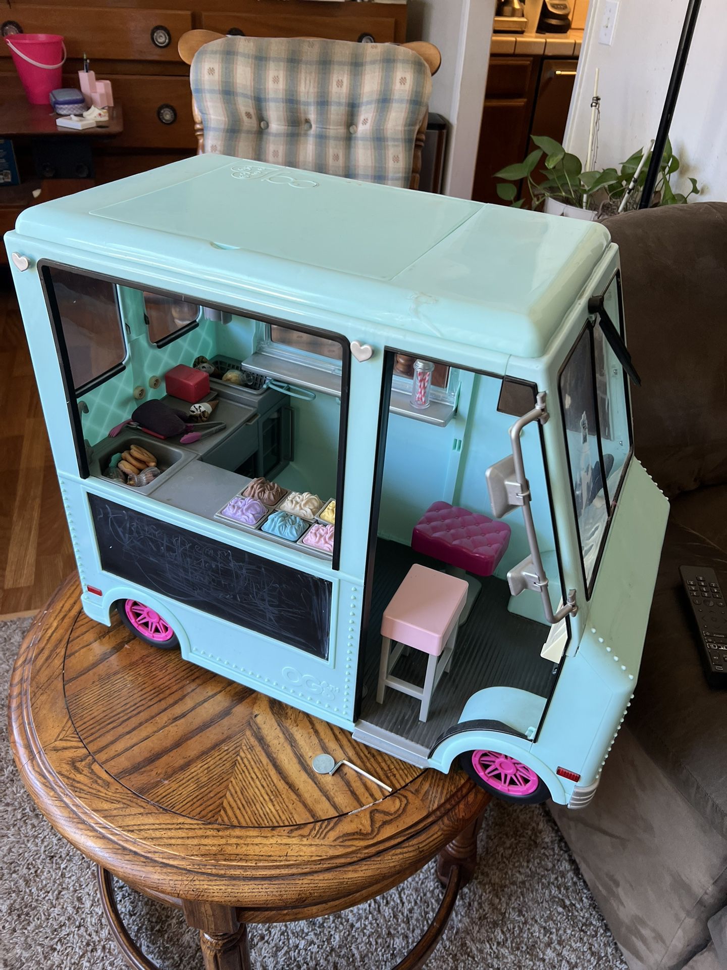 Doll Ice Cream Truck 