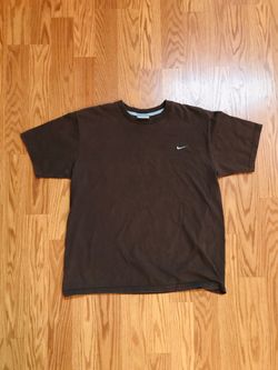 BOYS LARGE GREYTAG NIKE BASIC TEE IN BROWN