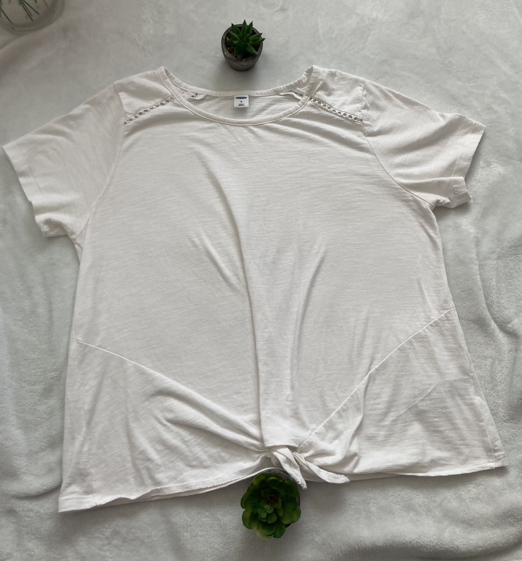 Old Navy White T $5