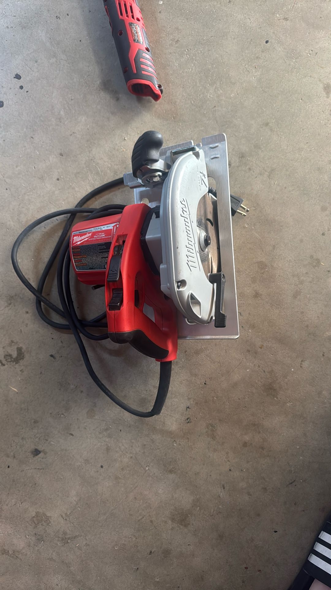 Milwaukee Corded Tilt-Lok Circular Saw