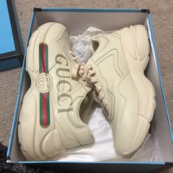 Gucci logo Sneakers 