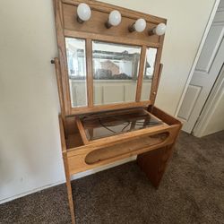 Wood Vanity With Dimming Lights