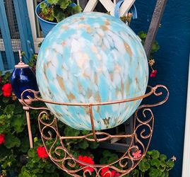 GARDEN GLASS GAZING BALL