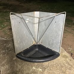 Horse Feeder