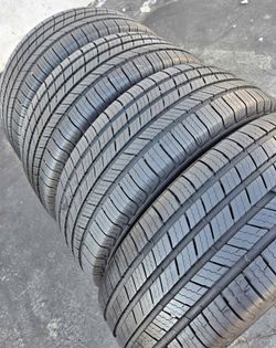 255/65/18 Michelin šš Vendo un set de llantas con 80% de vida las 4 šš