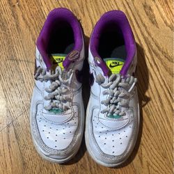 Very Used Kids Nikes Size 13C