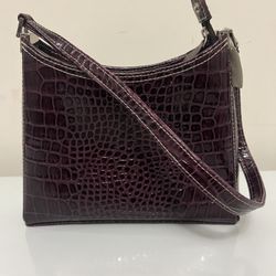 LIZ CLAIBORNE Women Faux Leather Snakeskin Small Handbag Purple shoulder