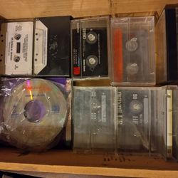17 Cassette Tapes (English), 4 Cassette Tape Protectors + 3 CDs (2 Spanish & 1 English) & CD Player