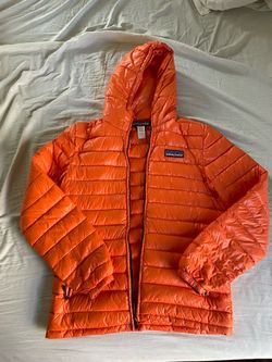 Patagonia down sweater hooded jacket men’s medium