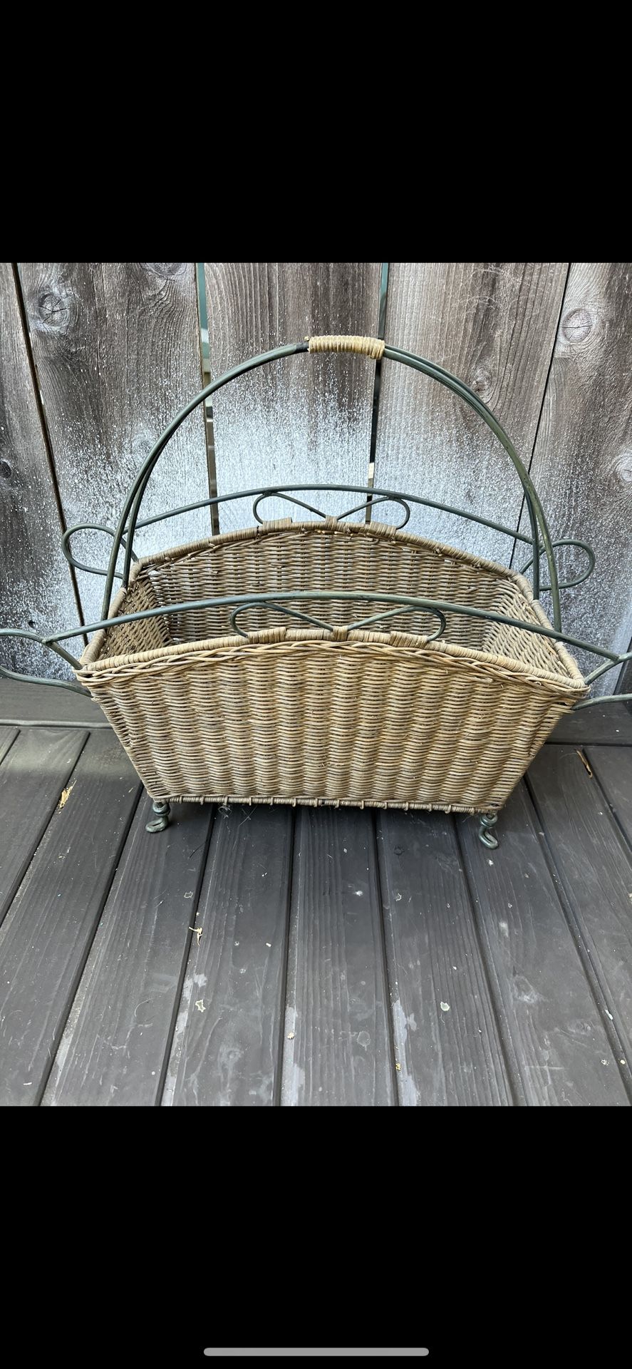 Wicker Magazine Rack