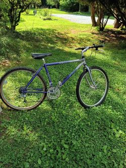 Fuji Mountain Bike Rides Shifts And Stops GREAT Awesome Hardtail Mountain Bike Ready To Ride