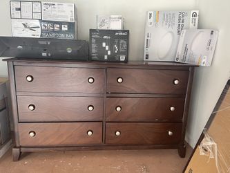 Dresser With Miror