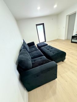 Black Velvet Tufted Sectional Sofa with Chaise