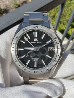 Grand Seiko Evolution 9 GMT 