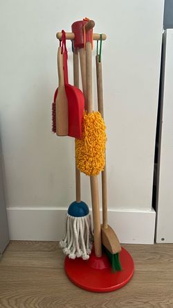 Melissa and Doug cleaning set