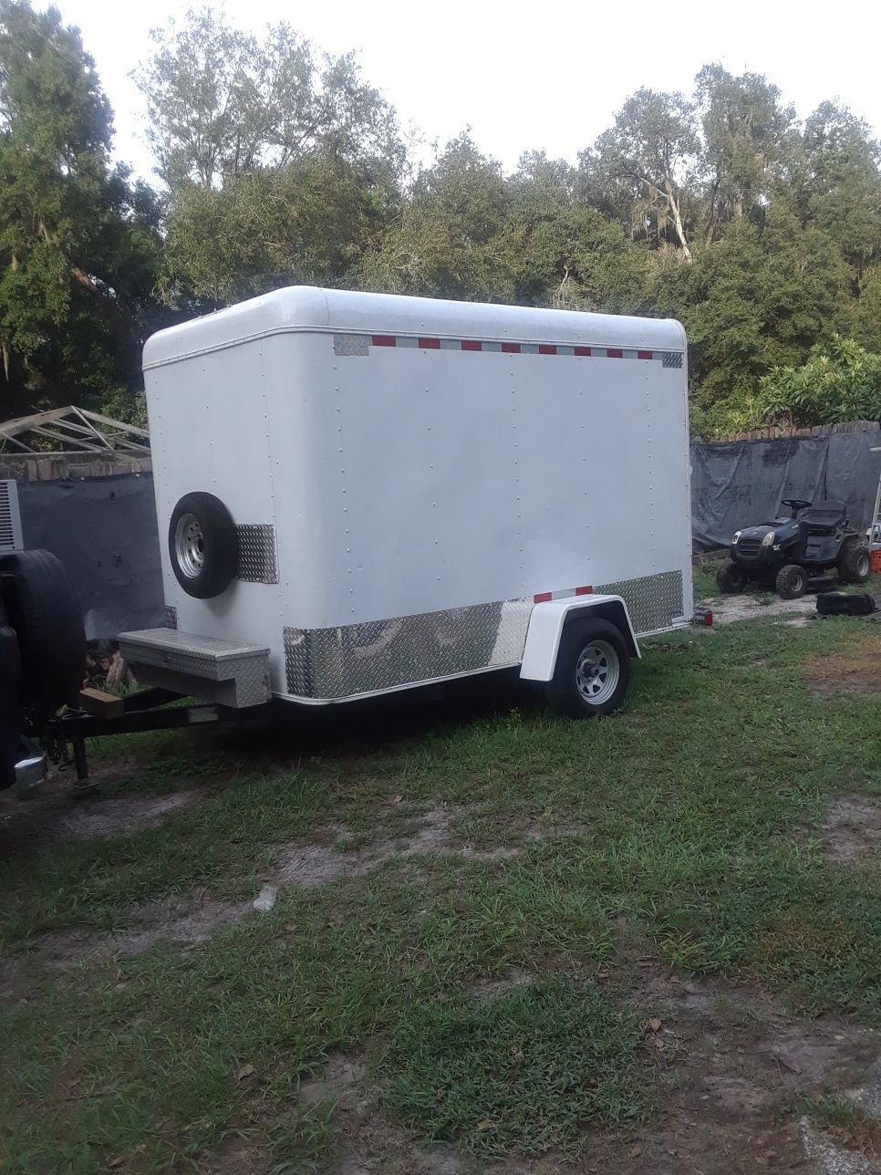 Trailer (enclosed) 6ftx10ftx6.5ft