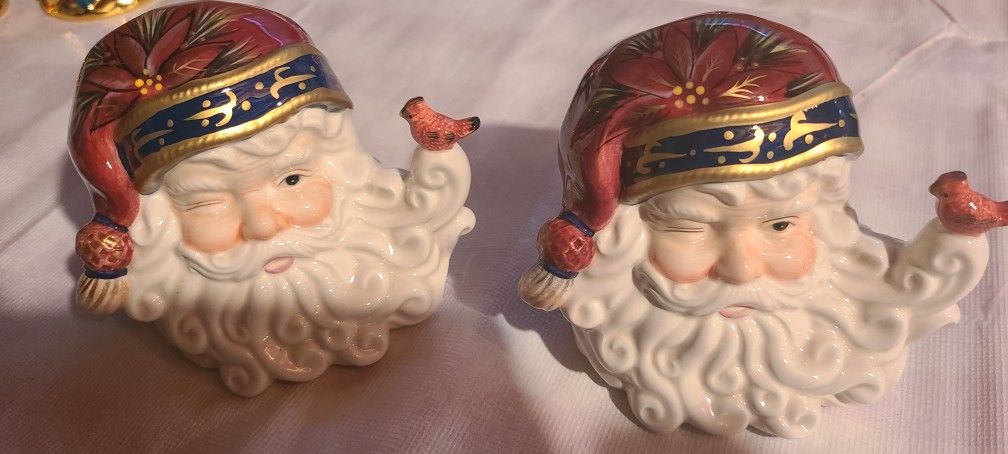 Elegant Santa Heads Salt & Pepper Shakers 