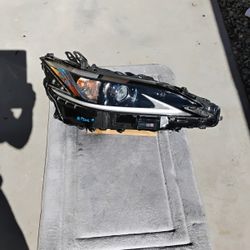Lexus Es 250- 350  Healight Xenon  RH Side Used Oem 