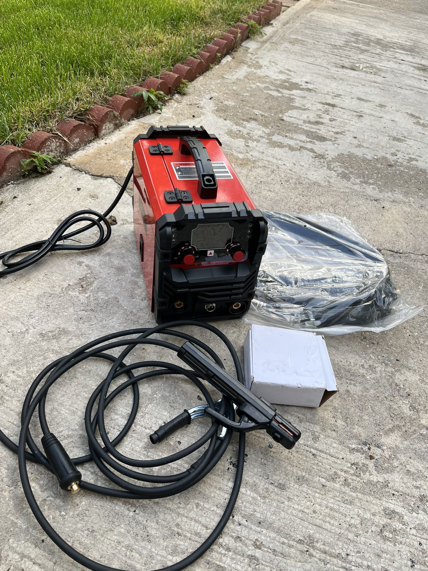 Máquina Pequeña Para Soldar Varilla Y Halambre 120v 140 Amp