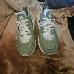 Air HUARACHE Size 9 