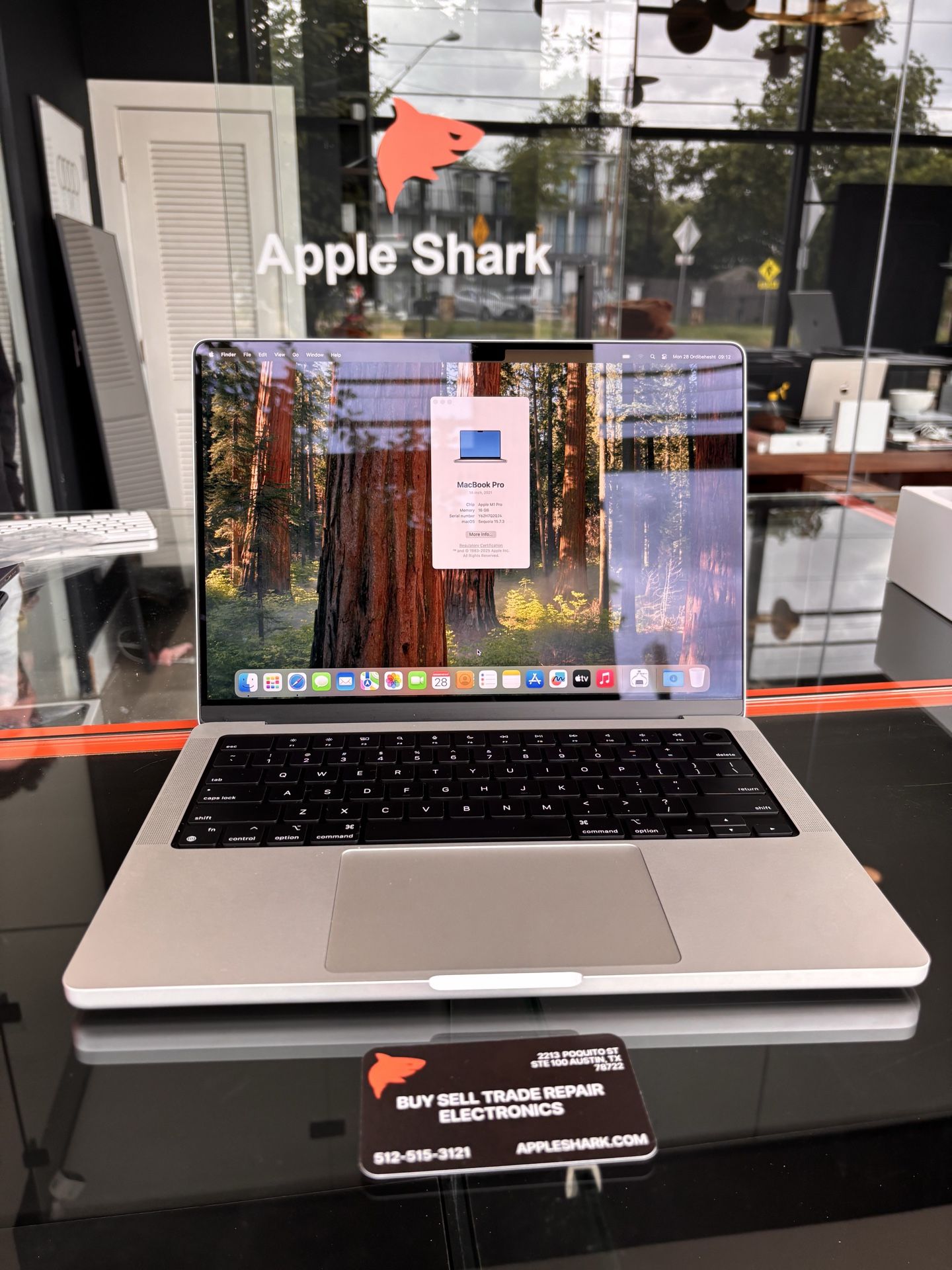 Apple MacBook Pro 14in M1 Pro Chip 16GB RAM 512SSD! 90 day warranty! We offer financing!
