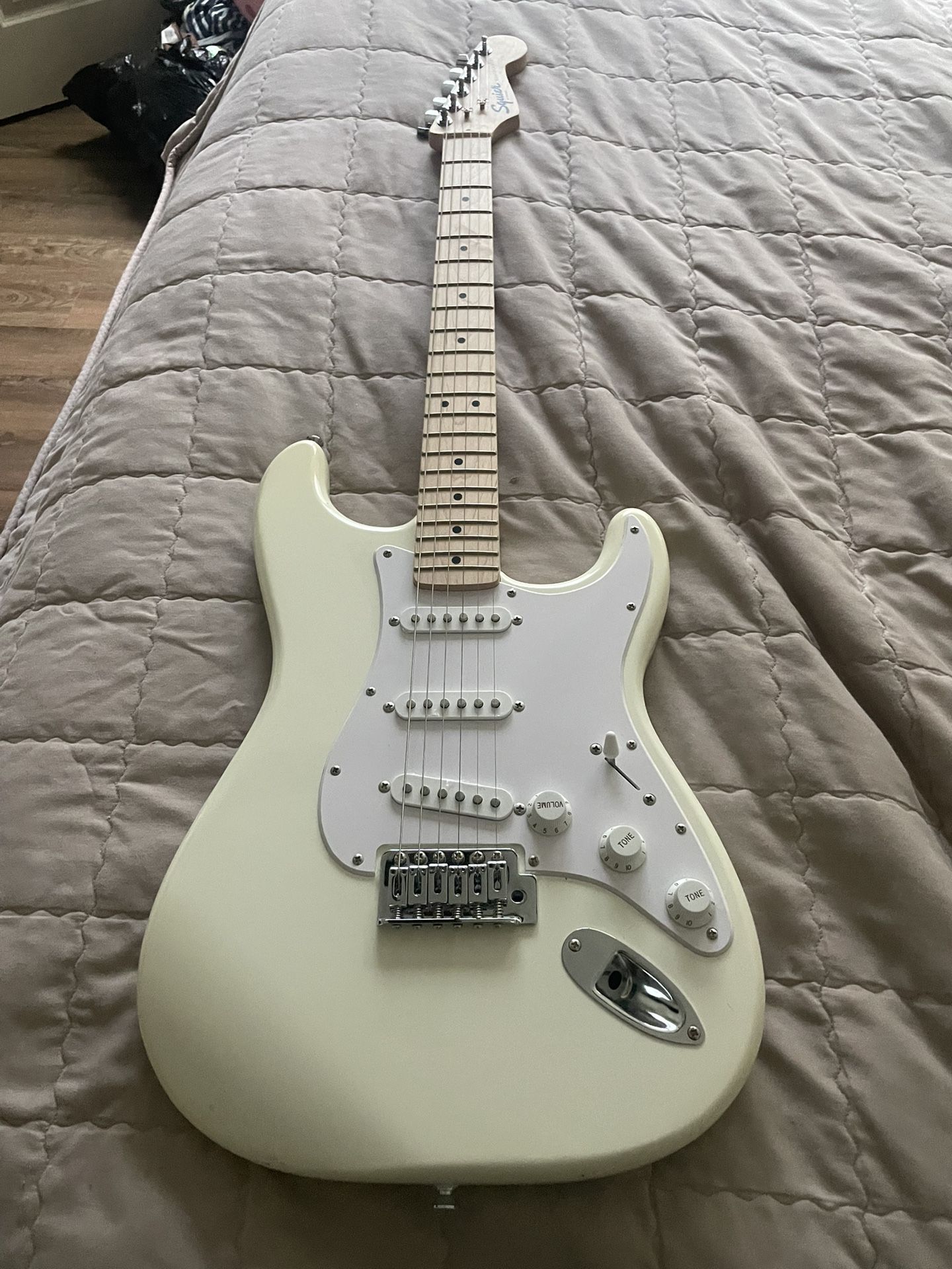 Electric Guitar With Bass
