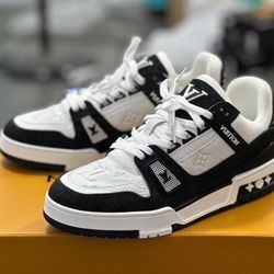 Louis Vuitton Men’s Sneaker With Box New 