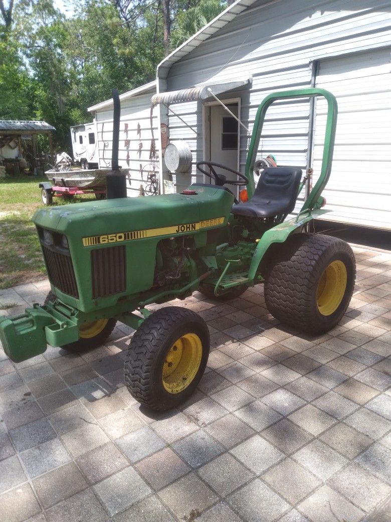 John Deere 650