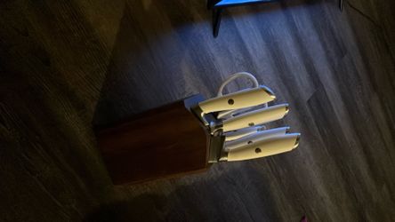 Knives containers with knives included