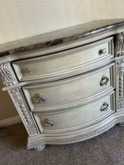 Nice clothes dresser