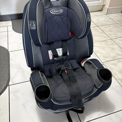 CAR SEAT (Graco Extend2Fit Convertible Car Seat)