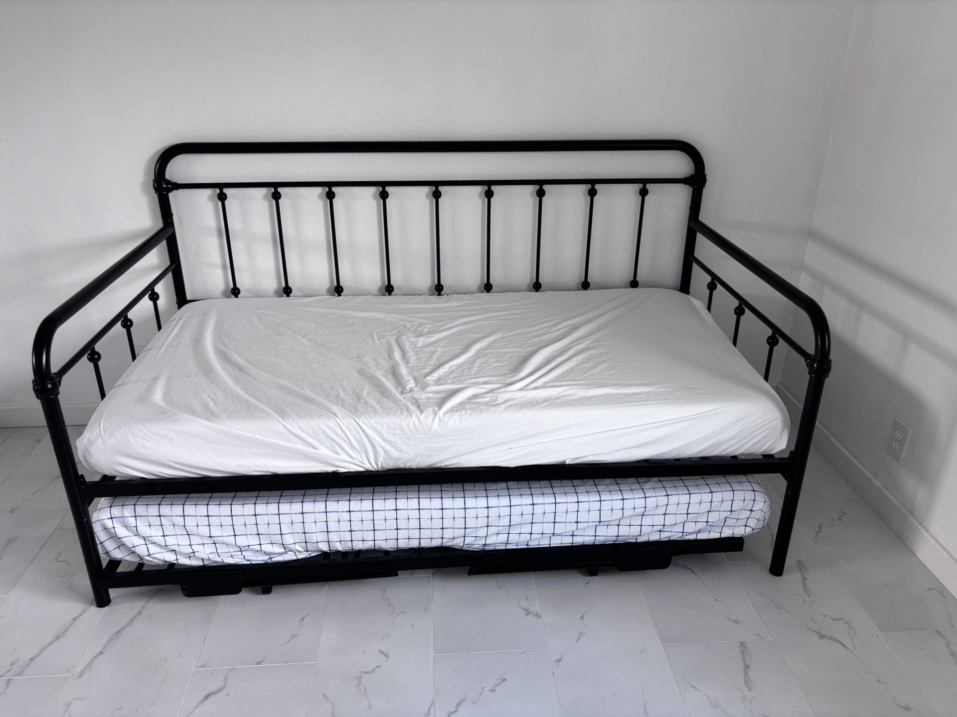 Day bed Twin Size