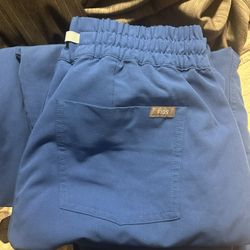 FIGS woman’s scrub pants 