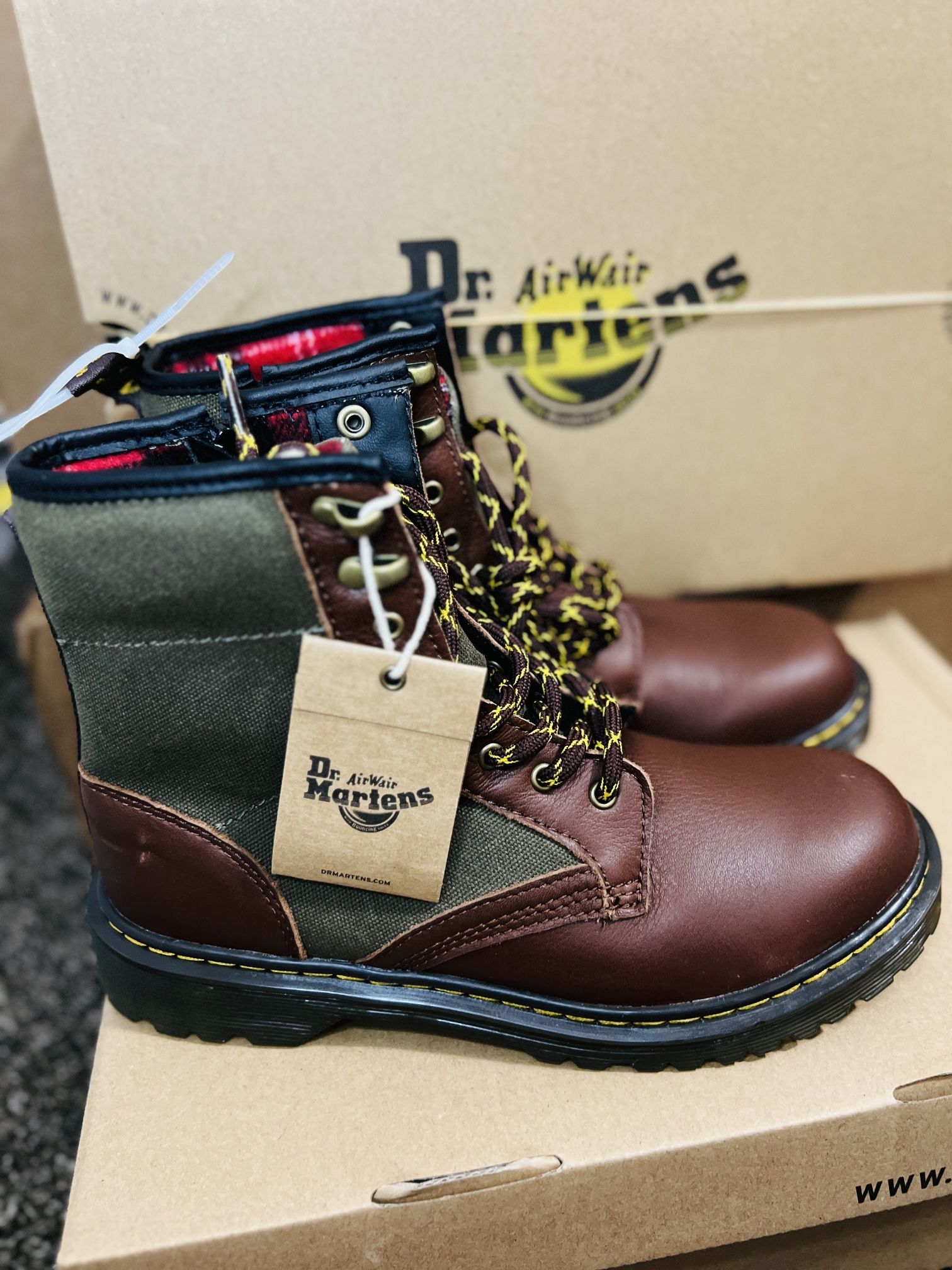 Dr.Martens Boots For Big Kids Or Women 