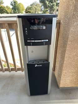 Water Dispenser And Purifer