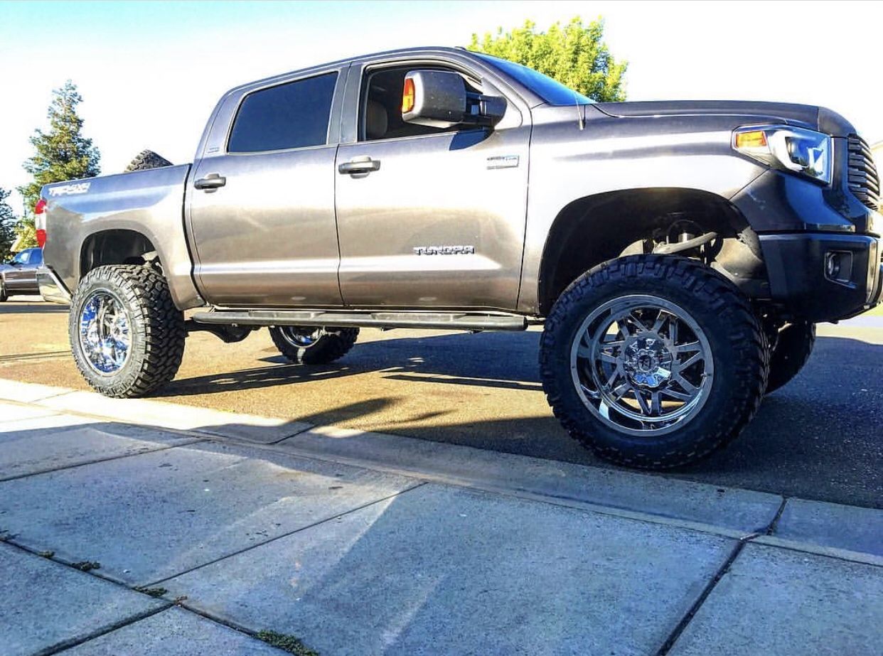 22” RBP Chrome wheels with Nitto Trail Grappler