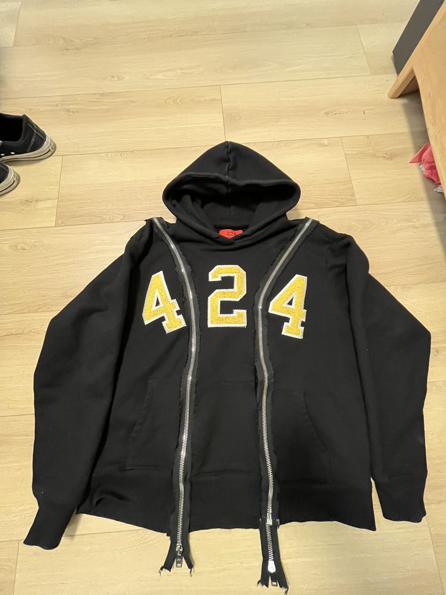 424 Zip Up